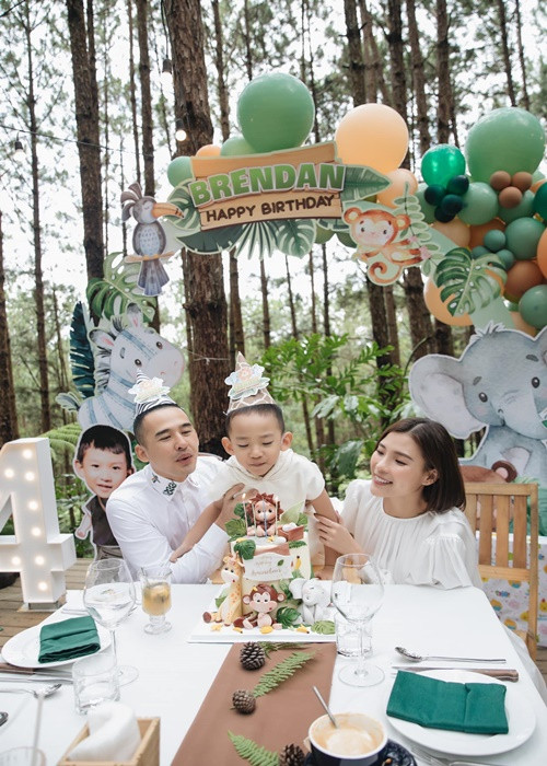 Tiệc sinh nhật của bé Bảo Bảo được tổ chức khá hoành tráng.