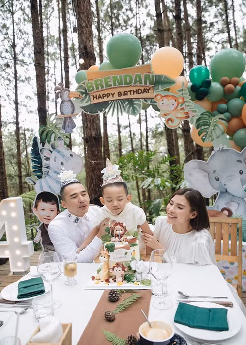 Tiệc sinh nhật của bé Bảo Bảo được tổ chức khá hoành tráng.