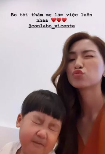 Khi cần "tấu hề" thì con trai của Hòa Minzy mới phụ họa cùng mẹ thôi nhé.