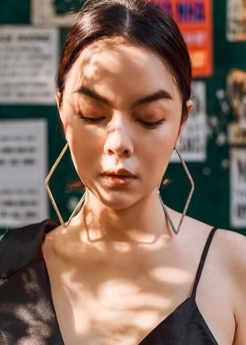 Khi chia tay Quang Huy, Phạm Quỳnh Anh thừa nhận, cô chới với. Những khi ở một mình, cô đau khổ và có thể khóc một cách thoải mái thay vì thể hiện mình rất ổn.