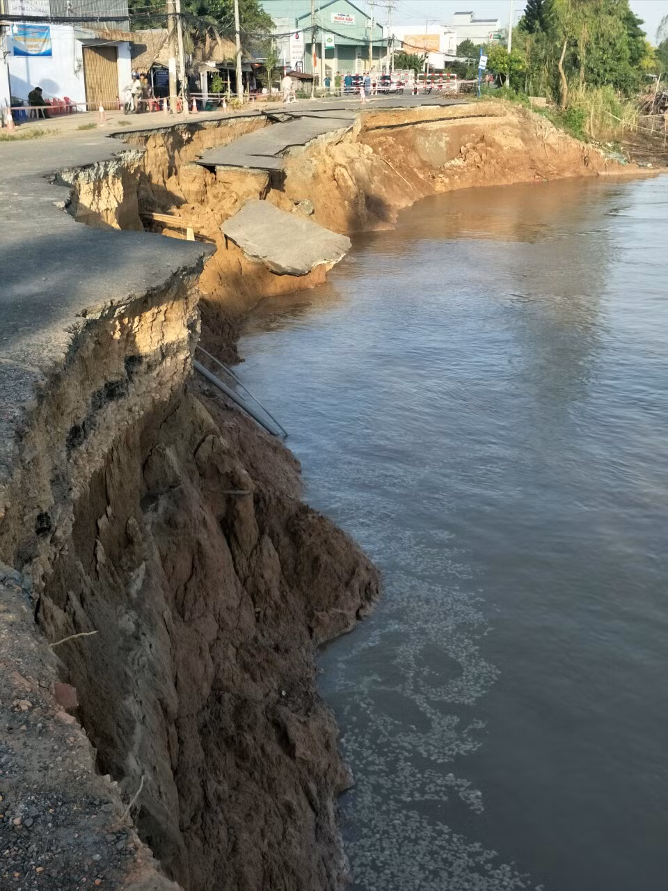 Chi 24 tỷ đồng ngân sách xử lý sạt lở quốc lộ 91 Chi 24 ty dong ngan sach xu ly sat lo quoc lo 91