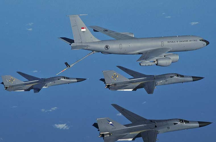 Singapore là quốc gia sở hữu lượng máy bay tiếp nhiên liệu trên không lớn nhất và tốt nhất khu vực, gồm: 4 KC-135R và 5 KC-130B/H, 6 Airbus A330 MRTT.