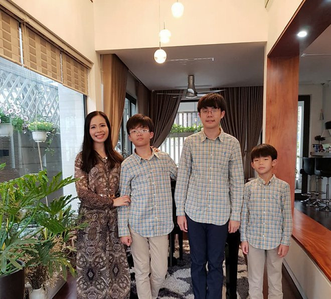 Hoc sinh bi bo quen tren xe, be trai Ha Noi bat ngo song sot-Hinh-4