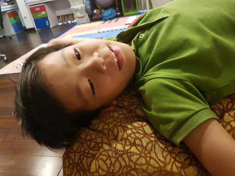 Hoc sinh bi bo quen tren xe, be trai Ha Noi bat ngo song sot-Hinh-7