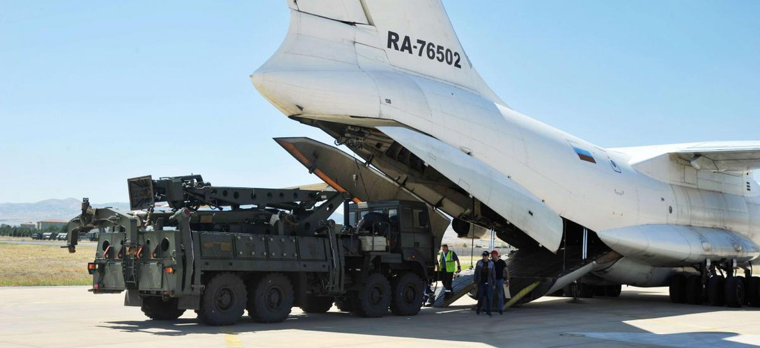 Sau khi hoàn thành các bài kiểm tra, S-400 được quân đội Thổ Nhĩ Kỳ tiếp nhận, họ đã có các quân nhân trải qua khóa huấn luyện ở Nga để làm chủ hệ thống phòng không này.