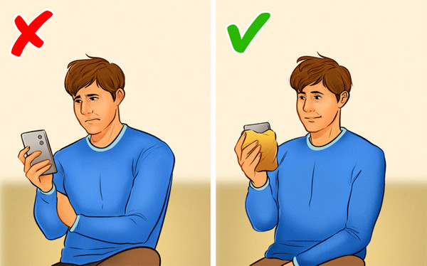 Để cải thiện, bạn nên đưa ngón tay ra khỏi lòng bàn tay hoặc đặt một miếng vải dày, khăn sau lưng điện thoại để tạo khoảng trống. Bạn cũng nên thực hiện động tác kéo căng cơ tay trong lúc dùng điện thoại.