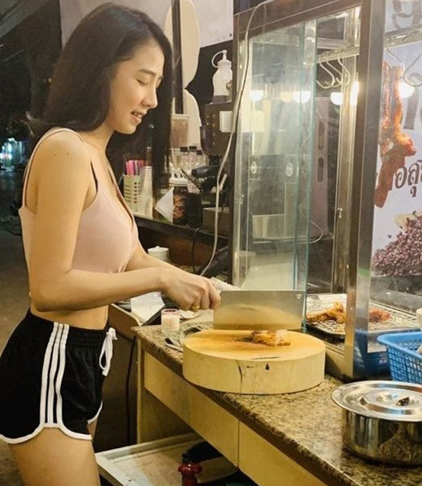 Trước hành động của cô gái, nhiều người bày tỏ sự ngán ngẩm. Bình thường, bán rau mưu sinh không có gì sai. (Ảnh minh họa)