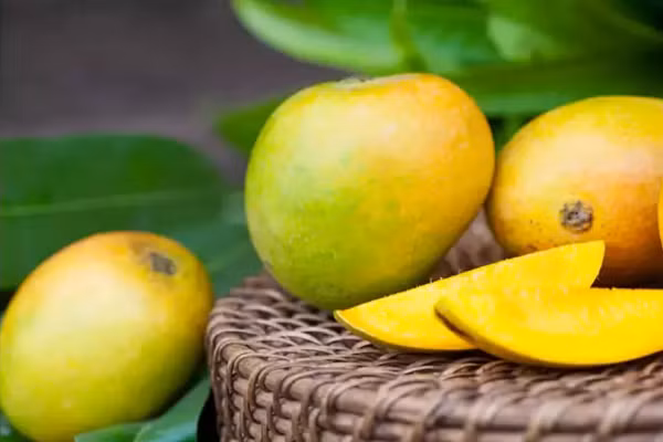 Kinh ngac ly do nen ngam xoai trong nuoc truoc khi an-Hinh-2