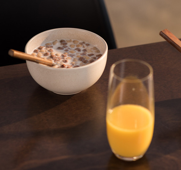 Ngũ cốc ăn liền. Ngũ cốc ăn liền là một trong những thực phẩm khá quen thuộc. Nó được quảng cáo là thực phẩm lành mạnh, ngon hơn khi dùng chung với sữa hoặc sữa chua. Đánh giá khách quan, ngũ cốc ăn liền có ưu điểm tiện dụng, thơm ngon, chứa lượng dinh dưỡng nhất định. Tuy vậy, nhược điểm của chúng là chứa lượng fructose cao ở dạng siro ngô. Những người có chỉ số đường huyết cao tốt nhất không nên dùng nhiều.