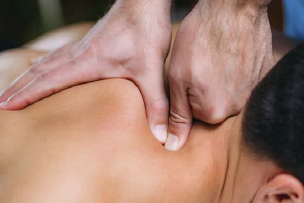 Dau 4 vi tri nay tren co the, coi chung ung thu thuc quan-Hinh-2