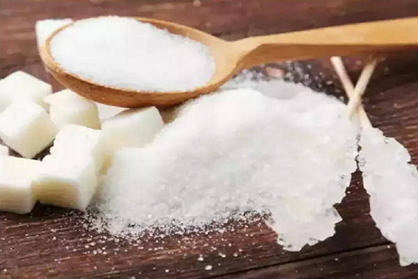 Đường. Đường ở dạng hạt gây kích thích nhẹ ở thực quản và dây thần kinh phế vị. Nuốt một lượng nhỏ đường giúp phục hồi các dây thần kinh này, từ đó giảm nấc cụt ngay lập tức. (Ảnh: istock)