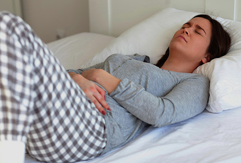  Triệu chứng Trong hầu hết trường hợp người bệnh gan nhiễm mỡ không có triệu chứng. Nhưng một số người có thể cảm thấy đau hoặc áp lực ở giữa hoặc bên phải bụng, hoặc rất mệt mỏi. Đôi khi, gan nhiễm mỡ và các vấn đề liên quan có thể khiến bạn mất cảm giác thèm ăn và giảm cân.