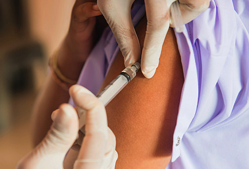 Bạn có thể cần chích ngừa viêm gan siêu vi A, viêm gan B, cúm và bệnh phế cầu khuẩn để bảo vệ gan. Ngoài ra, hãy nói với bác sĩ của bạn trước khi bạn bắt đầu dùng bất kỳ loại thuốc mới, vitamin, hoặc thuốc bổ sung nào. Ngay cả thuốc không kê toa cũng có thể gây khó khăn cho gan của bạn.