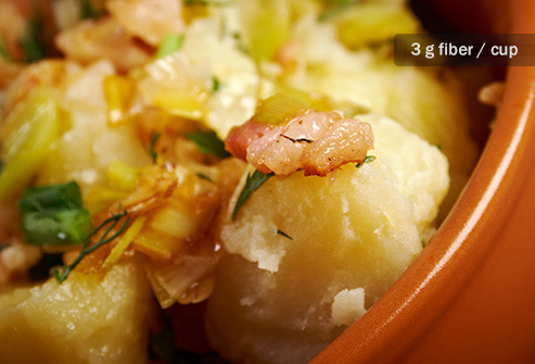  Khoai tây Khoai tây có chứa chất xơ và rất nhiều tinh bột đề kháng giúp tiêu hóa tốt.