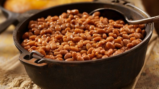  6. Đậu Nghiên cứu cho thấy những người ăn hai phần ba cốc mỗi ngày gồm các loại đậu - chẳng hạn như đậu Hà Lan, đậu và đậu lăng – có thể giảm cholesterol LDL (cholesterol có hại) xuống 5%.