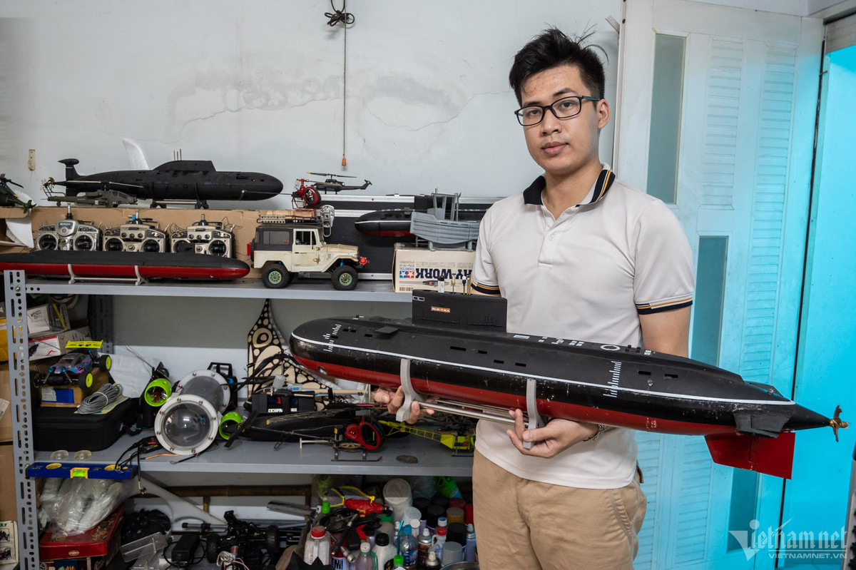 Khi hoàn thành, tàu ngầm Kilo 1m, nặng 5kg, có thể lặn sâu 1,5m, hoạt động khoảng 30 phút với điều khiển từ xa, thuận lợi trong tháo lắp để bảo quản, bảo dưỡng.