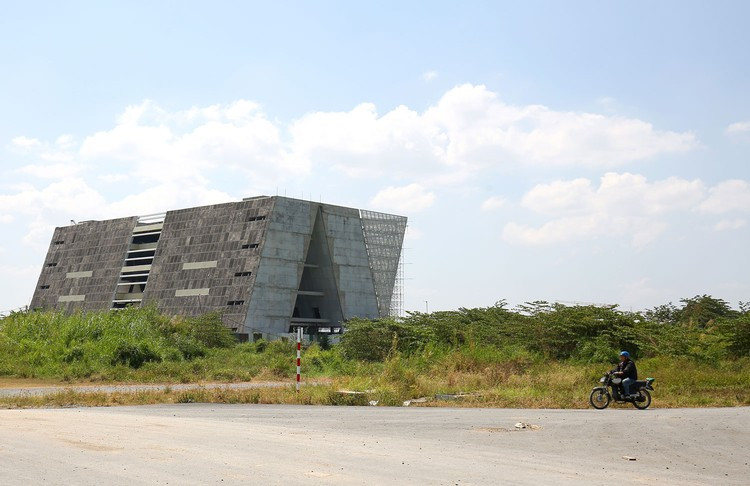 Dự án có quy mô 5 tầng nổi, 1 tầng hầm, tổng diện tích sàn xây dựng 18.100m2, cao hơn 31m. (Ảnh: Nhã Chi).