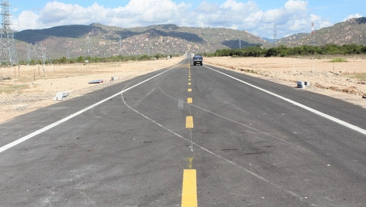 Đường dẫn ra vào cao tốc tại nút giao Vĩnh Hảo. (Ảnh: VOV).