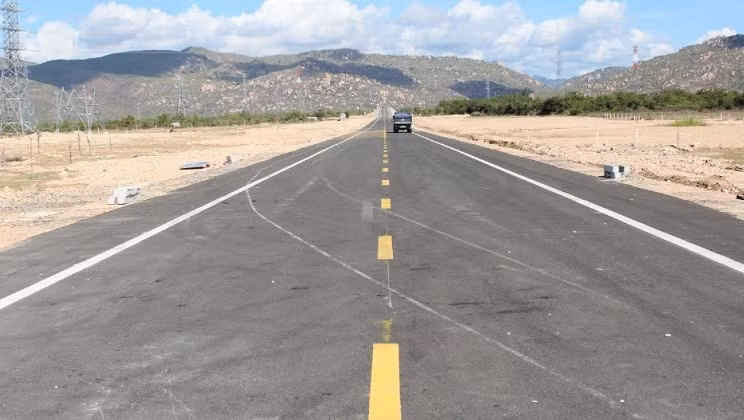 Đường dẫn ra vào cao tốc tại nút giao Vĩnh Hảo. (Ảnh: VOV).