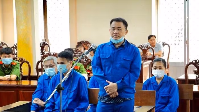 Hôm nay tuyên án người chi 20 tỉ nhằm điều chuyển ông Đinh Văn Nơi Hom nay tuyen an nguoi chi 20 ti nham dieu chuyen ong Dinh Van Noi