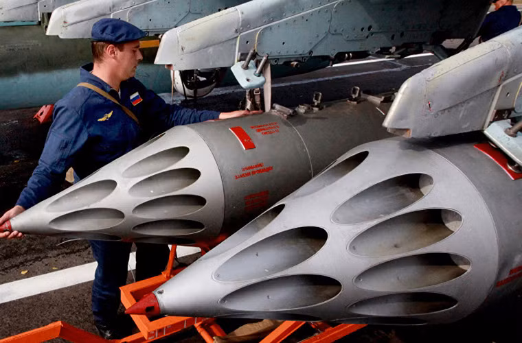 Phổ biến là các loại rocket S-5 57mm hoặc S-8 80mm có tầm bắn 1-4km…