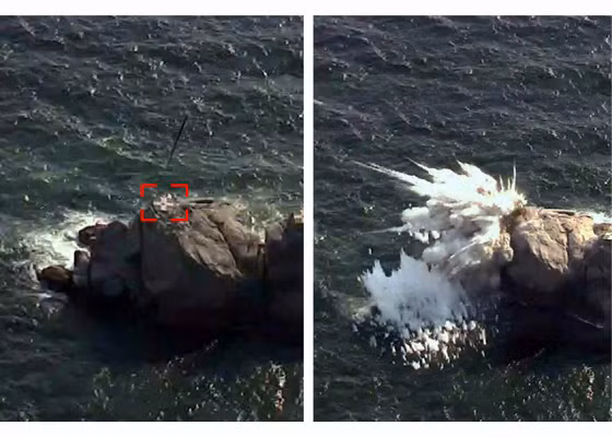 Khoảnh khắc quả đạn pháo phản lực cỡ 300mm đánh trúng mục tiêu “dấu +” đặt trên một móm đã giữa biển cho thấy độ chính xác “khủng khiếp” của nó.