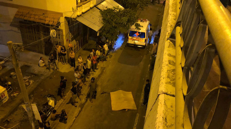 Người đàn ông đi xe máy bị hút văng rơi từ độ cao hàng chục mét xuống cầu chết tại chỗ.