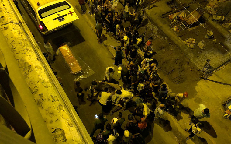 Ngay khi xảy ra tai nạn giao thông nghiêm trọng, Đội CSGT, Đội điều tra tổng hợp Công an quận 4 đã có mặt phong tỏa, khám nghiệm hiện trường. Hiện nguyên nhân vụ tai nạn đang được cảnh sát điều tra.