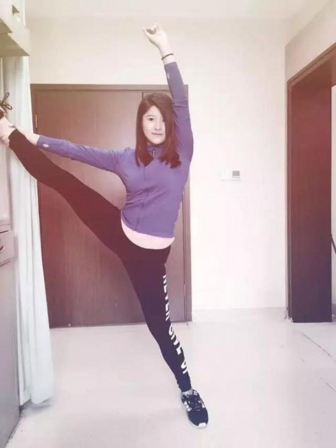 Nữ bác sĩ Dịch Hinh rất chăm chỉ rèn luyện sức khỏe, tập thể dục đều đặn. Ảnh trong bài: Sina.