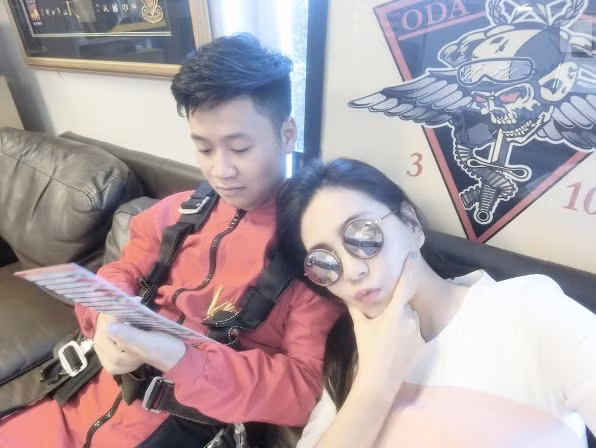 "Cô gái thời tiết" và chồng sắp cưới có chung sở thích là đi du lịch, khám phá thế giới. Những điểm đến ở châu Âu, Mỹ mà Mai Ngọc cùng chồng sắp cưới từng đặt chân khiến bất cứ bạn trẻ, tín đồ mê xê dịch nào cũng phải trầm trồ ngưỡng mộ. Sau những chuyến du lịch, họ lại trở về tiếp tục say mê với công việc của mình. Với những ai từng có dịp gặp gỡ Mai Ngọc, theo dõi trang cá nhân và hàng ngày xem cô dẫn các chương trình VTV, có thể thấy nữ MTV này là một người vô cùng yêu công việc của mình.