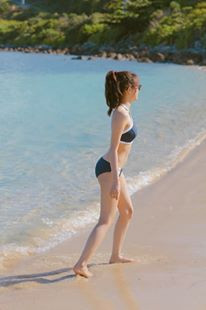 Từ trước đến nay Kiều Trinh luôn được xem là một hot girl Việt khá ngoan hiền, giản dị, trung thành với phong cách ăn mặc kín đáo. Vì đây là lần đầu tiên Kiều Trinh mặc bikini chụp ảnh nên hầu hết dân mạng, những người theo dõi hot girl này đều tỏ ra ngỡ ngàng, thích thú.