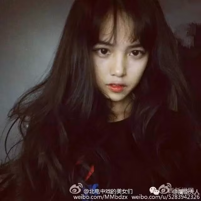 Được biết tên thật của Madame Tú là Trương Lệ Tú. Theo tiết lộ của cậu học sinh đã giúp Lệ Tú nổi tiếng, nữ sinh này vốn có thành tích học tập xuất sắc, nhiều lần đứng nhất trong lớp và xếp hạng cao toàn trường. Tuy nhiên bản tính cô nàng lại khá trầm lặng, ít nói và thường hành động, làm việc rất quyết đoán.