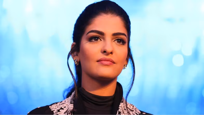 Công chúa Ameerah Al Taweel là một hình mẫu phụ nữ hoàn hảo được toàn thể người dân nước Ả Rập Saudi yêu quý và tôn trọng, không chỉ xinh đẹp, tài năng, cô còn được ca ngợi như là "thánh sống" bởi tấm lòng nhân ái cao cả hết lòng tham gia hoạt động tình nguyện vì cộng đồng.