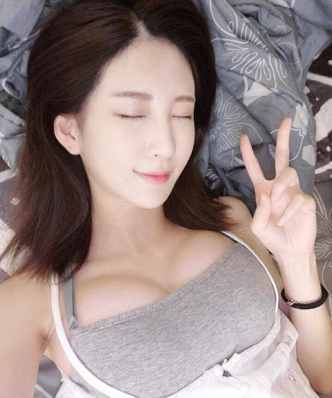 Bà mẹ đơn thân 9X xinh đẹp và gợi cảm cũng khiến khá nhiều chàng trai cảm thấy tiếc nuối với ý định độc thân của mình. Hiện tại Diane Lu đang rất hồi hộp chờ ngày đứa con đầu lòng của mình chào đời. Ảnh trong bài: TTM/Diulian.