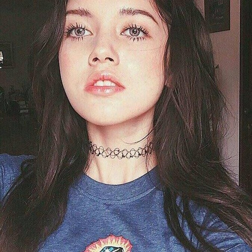 Sức nóng của cô gái giống hệt Maria Ozawa này lớn đến mức clip của cô hút đến hơn 3 triệu lượt xem trên Youtube chỉ trong một thời gian ngắn. Dân mạng Thái Lan, Nhật Bản, Trung Quốc, Việt Nam... nhanh chóng tìm hiểu và biết được thiếu nữ xinh đẹp được phát hiện từ cuộc thi Thailand's Got Talent này tên thật là Alissa Janine Wollmann, sinh năm 1995, vốn là một hot girl khá có tiếng trên mạng Thái Lan trước đó.