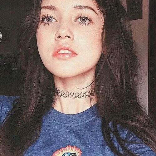 Sức nóng của cô gái giống hệt Maria Ozawa này lớn đến mức clip của cô hút đến hơn 3 triệu lượt xem trên Youtube chỉ trong một thời gian ngắn. Dân mạng Thái Lan, Nhật Bản, Trung Quốc, Việt Nam... nhanh chóng tìm hiểu và biết được thiếu nữ xinh đẹp được phát hiện từ cuộc thi Thailand's Got Talent này tên thật là Alissa Janine Wollmann, sinh năm 1995, vốn là một hot girl khá có tiếng trên mạng Thái Lan trước đó.