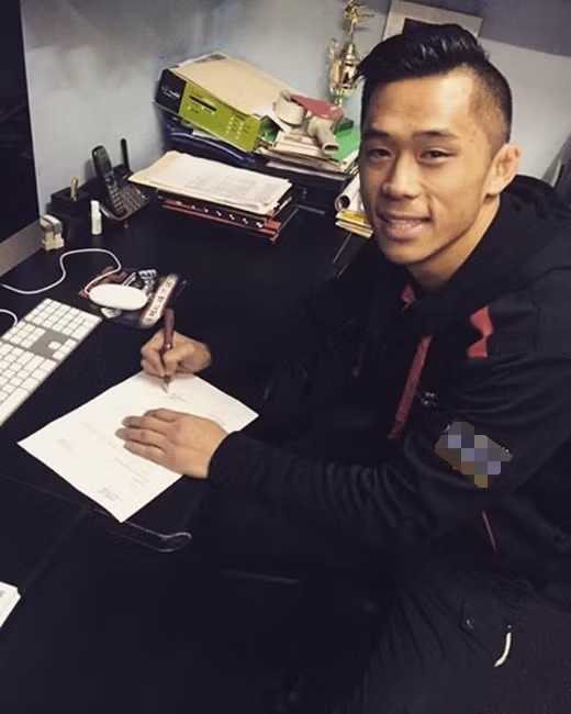 Ngoài là một võ sĩ, Marin Nguyen còn là một anh chàng thợ máy rất chăm chỉ và có cuộc sống đời thường tương đối bình lặng, giản dị. Anh làm công việc thợ máy mỗi ngày, công việc thường kéo dài 10 tiếng... sau đó anh tiếp tục dành thời gian để tập luyện võ thuật. Martin Nguyen đã lập gia đình, anh lấy Brooke - một người phụ nữ Australia rất chín chắn, già dặn. Họ có với nhau ba đứa con, một trai, hai gái và chưa bao giờ công việc của Martin Nguyen làm ảnh hưởng đến hạnh phúc gia đình.