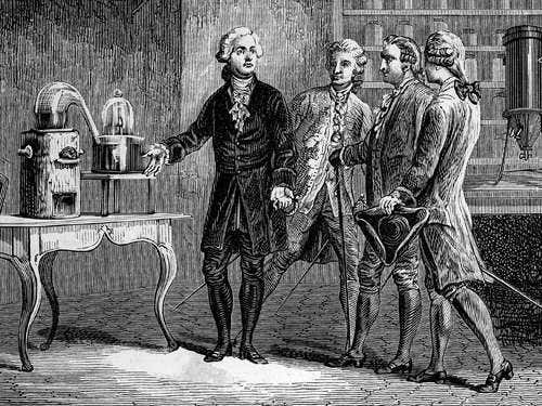 Các sản phẩm sử dụng màu xanh Scheele được sử dụng rộng rãi trong đời sống của người dân ở nhiều nước châu Âu khi ấy.