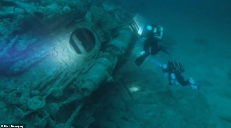 Xác tàu ngầm U-102I nằm ở độ sâu gần 55 m. Do vậy, việc khám phá xác tàu này đòi hỏi những người có kinh nghiệm lặn biển và lên kế hoạch tỉ mỉ, tránh xảy ra sự cố.