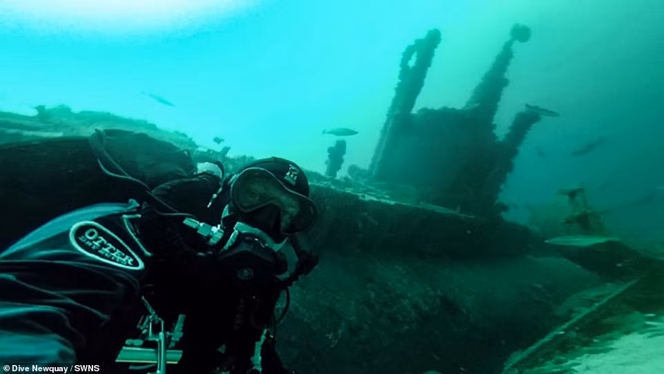 Xác tàu ngầm U-102I được phát hiện vào tháng 12/2006. Nhà khảo cổ học Innes McCartney và nhà sử học Axel Niestle có công tìm ra tàu ngầm này.