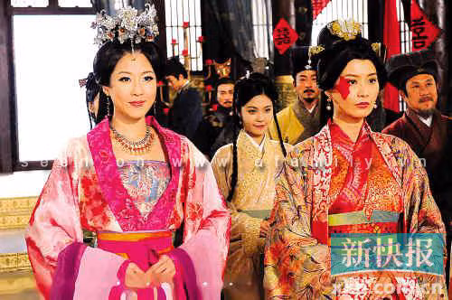 Bằng tài trí của mình, bà giúp Tề Tuyên Vương giữ được giang sơn. Sau khi việc thành, nhà vua trả ơn Chung Vô Diệm bằng cách cưới và lập bà làm hoàng hậu.