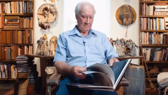 Một số người khao khát tìm được kho báu giá trị trên bỏ không ít thời gian và công sức cũng như tiền bạc.