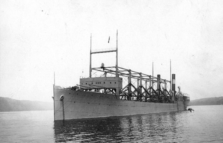 Đáng chú ý là vụ mất tích của tàu hải quân Mỹ USS Cyclops vào tháng 3/1918. Khi ấy, con tàu đang trong chuyến hải hành từ Brazil đến thành phố Baltimore, Mỹ với 309 thành viên thủy thủ đoàn.