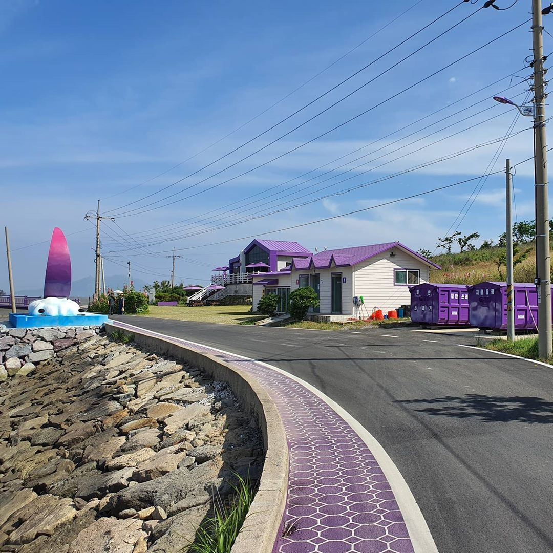 Khung cảnh thơ mộng của đảo Banwol-do cuốn hút khách du lịch.