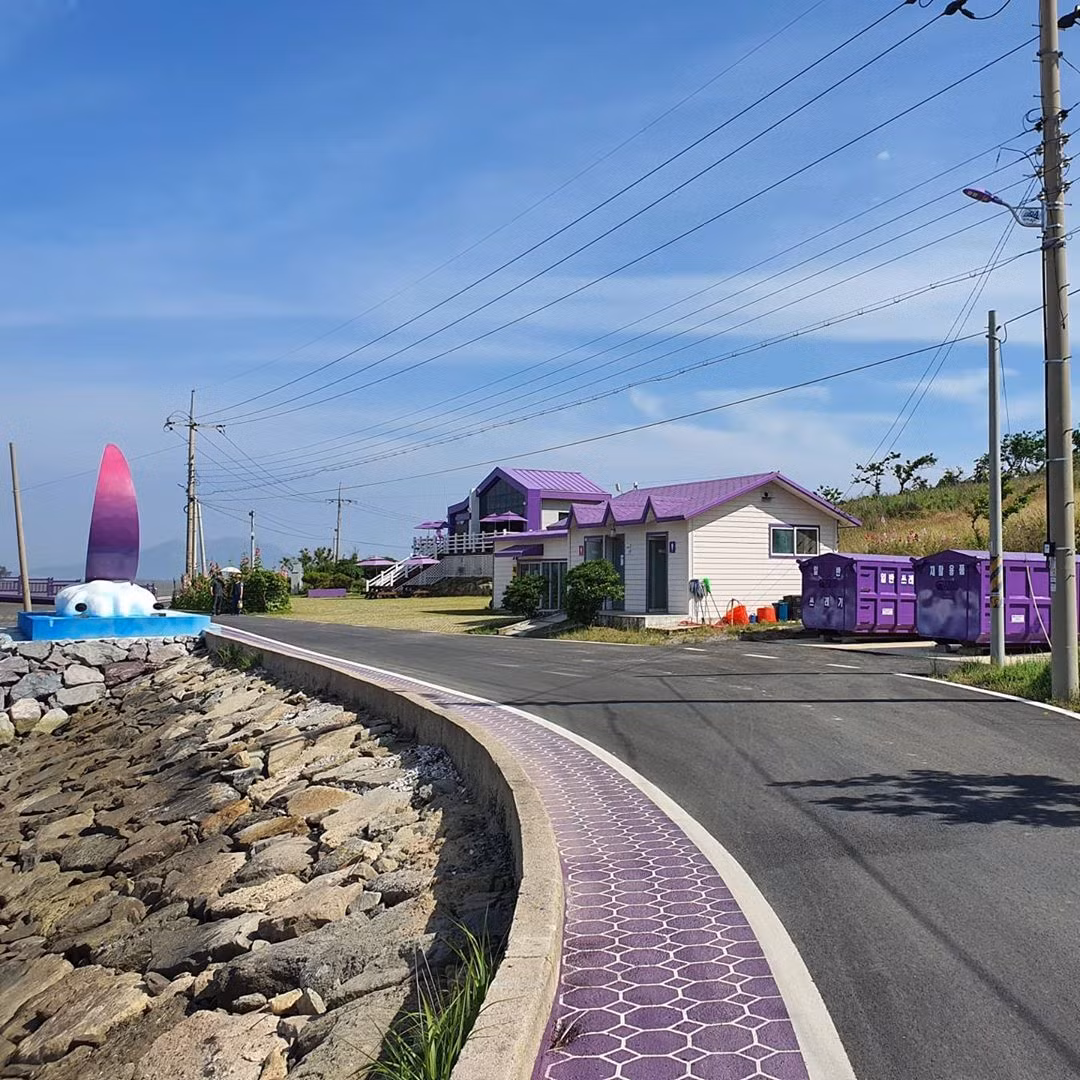 Khung cảnh thơ mộng của đảo Banwol-do cuốn hút khách du lịch.