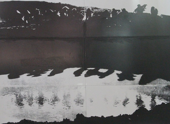 Với vị trí chiến chiến như vậy, Ngã ba Đồng Lộc trở thành địa điểm bị tấn công, dội bom ác liệt. Chỉ tính riêng từ tháng 4 - 10/1968, Ngã ba Đồng Lộc phải gánh chịu gần 50.000 quả bom các loại. Ảnh: Tư liệu.