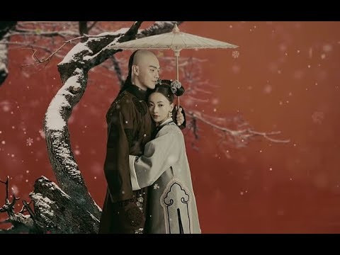 Trong các bộ phim cổ trang Trung Quốc, khán giả đặc biệt chú ý đến kiểu tóc cạo nửa đầu và tết đuôi sam của nam giới thời nhà Thanh. Đây là kiểu tóc bắt buộc dành cho đàn ông thời gian này. Nếu người nào vi phạm thì sẽ phải đối mặt với án tử.