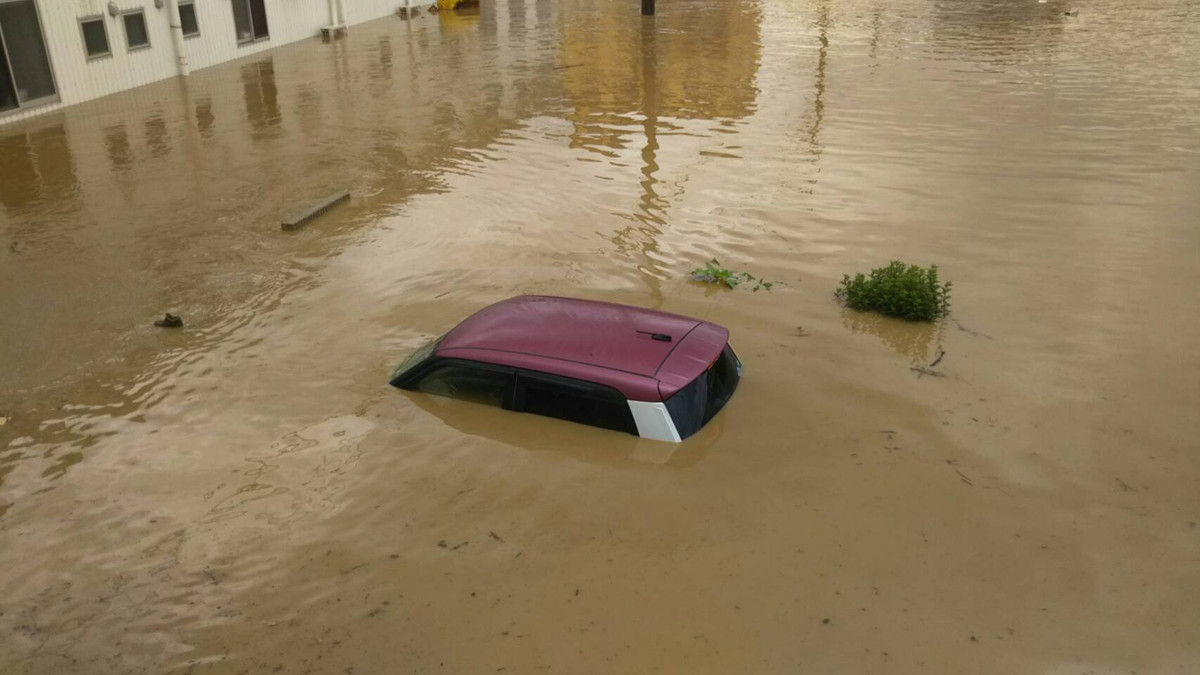 Hàng vạn người Nhật phải sơ tán do mưa lũ - Hình 5 Hang van nguoi Nhat phai so tan do mua lu-Hinh-5