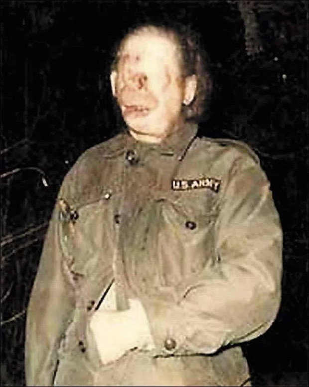 Tương truyền, Charlie No Face còn được được biết đến với tên gọi Người Xanh. Tên gọi này xuất phát từ việc người đàn ông bí ẩn này phát ra ánh sáng xanh vào ban đêm do bị sét đánh nhưng không chết hay do ảnh hưởng của nhiễm phóng xạ hạt nhân.