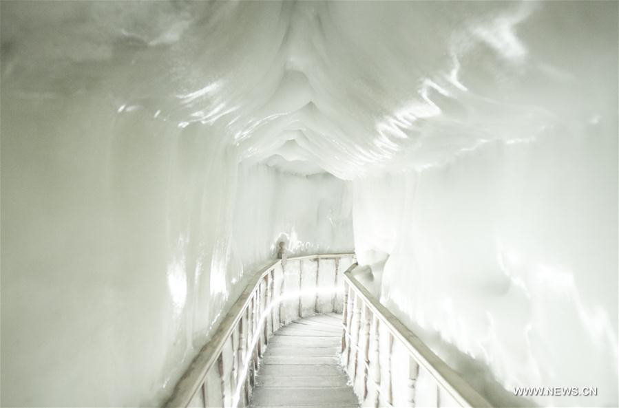 Đoạn đường rộng nhất trong hang động băng Ningwu là hơn 20 m và hẹp nhất là hơn 10 m.